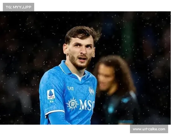 冬窗转会热潮:海外俱乐部瞄准意甲球员 关注度激增 冬窗转会热潮:海外俱乐部瞄准意甲球员 关注度激增